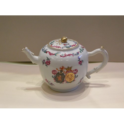 Armorial Teapot " Famille rose"